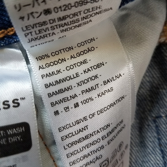 Levi's Denim Shorts - Picture 10 of 10